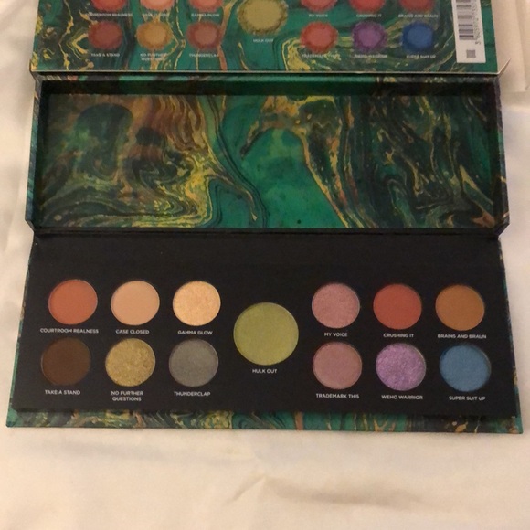Urban Decay X Marvel Studios She Hulk 13 Pan Eyeshadow Palette 11.6g NIB - Picture 3 of 11